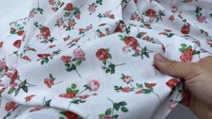Поплин  белого цвета с принтом мелкие красные розы 14339