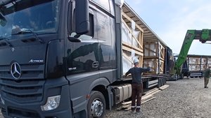Первый раз по трассе Саратов - Воронеж. Выгрузка в небольшой деревеньки с добрыми людьми.