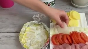 КАРТОФЕЛЬ С КУРИЦЕЙ ЗАПЕЧЕННЫЙ В ЛОДОЧКАХ ИЗ ФОЛЬГИ