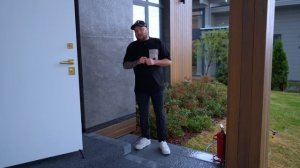 PHOMI на Open Village 2025 представлен сразу на 3ех красивых домах. Однозначно тренд в отделке!