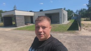 Семейный дом с плоской крышей и двумя террасами в Староживотинном