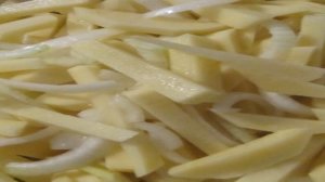 Жареная картошка с замороженными грибами