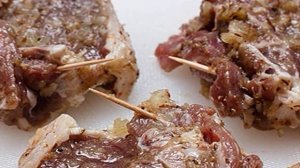 Баранина жареная на сковороде с луком