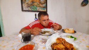 Начнем дурака валять. Вот у меня сколько тут всего. Клоуна включать. Я рад вам. Полный кружка компот