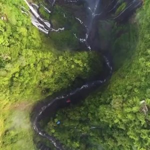 📍Индонезия, Водопад Тумпак Севу 🇮🇩