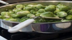 Жареная брюссельская капуста