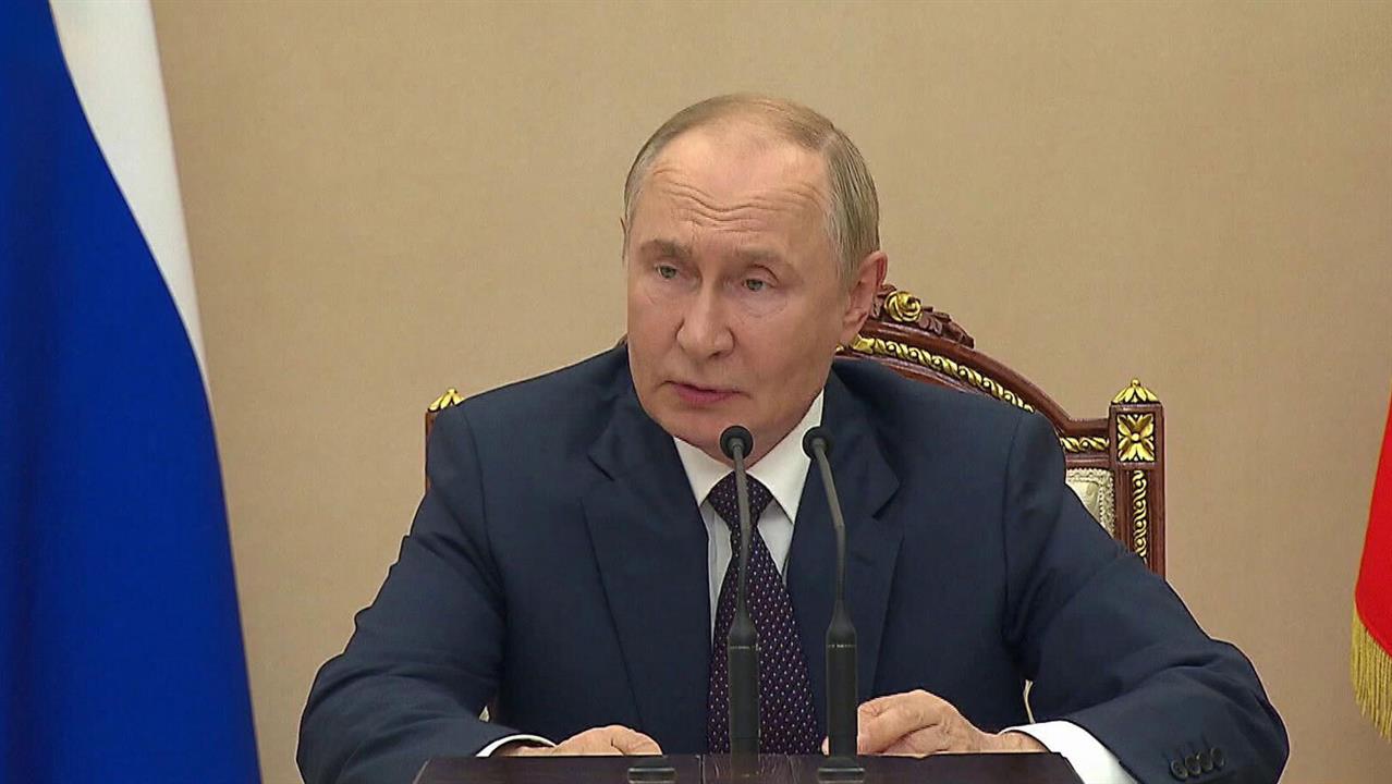 Владимир Путин провел совещание с постоянными участниками Совета безопасности России