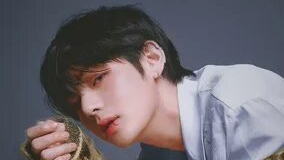 "Тэхён: Загадка зелёных волос и магия моды 🌌💚✨"