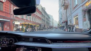 Патрики во вторник вечером. Виды из авто audi e-tron. Малая Бронная. Москва.