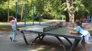 Ксюша и Аня учатся играть в Пинг-понг - 08.08.2025