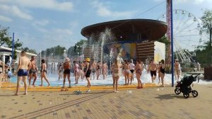 Аквапарк "Золотой пляж" в Анапе. Пенная дискотека.