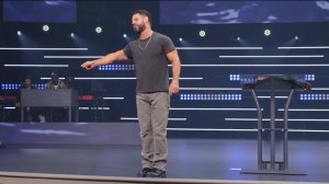 "Круги на воде не исправить, пока не найдёшь Тот Самый Камень" / Стивен Фуртик