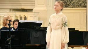 Василиса Ершова, 11 лет  муз. А.Батыгин, ст. А.Кирсанов "Цветы России"
