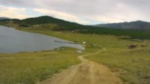 Автобус с пассажирами "непроизвольно" скатился со склона в Байкал: видео