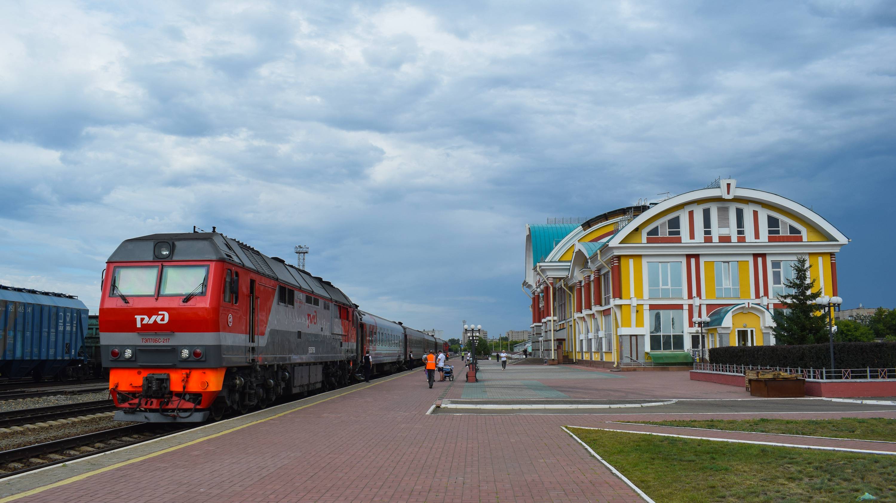 Тепловоз ТЭП70БС-217. Покатушки от Бийска до Чемровки. Вид из хвостового вагона.