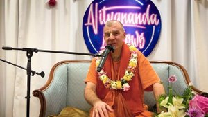 История со Шрилой Прабхупадой и его учеником про божественных и демонических личностей.