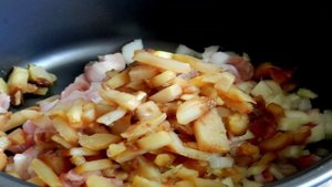 Чечевица с мясом в мультиварке