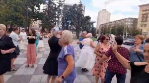 КАК МНОГО ДЕВУШЕК ХОРОШИХ ТАНЦЫ ХАРЬКОВ АВГУСТ 2025