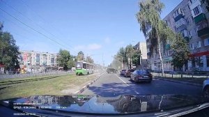 Камера видеорегистратора сняла момент аварии с другого ракурса.