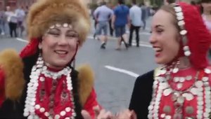 Аҡ тирмә - Тирэтлэу