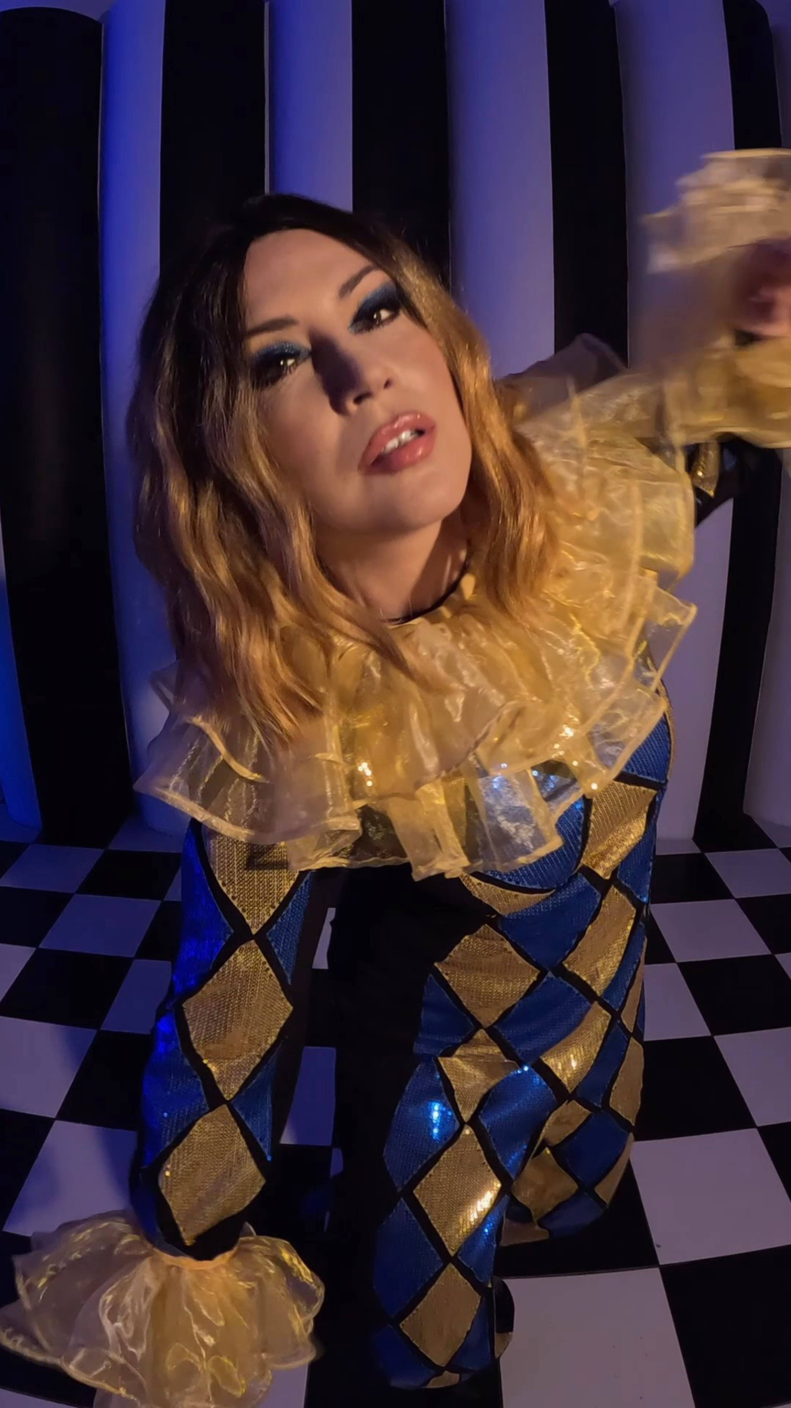album DECADANCE