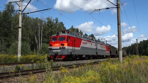 Электровоз ВЛ80с-2007 с грузовым поездом на перегоне Киселиха - Толоконцево