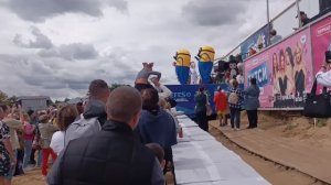 Яровое танцы, краски и пица