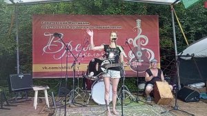 Юлия Бессонова и "Тяжёлый Случай" - фестиваль "Время Колокольчиков - 2025" (день 1, акустика)