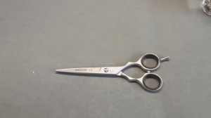 ЗАТОЧИЛ ПАРИКМАХЕРСКИЕ НОЖНИЦЫ   ПОДДЕЛКА KIEPE