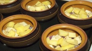 Чанахи из баранины в горшочках