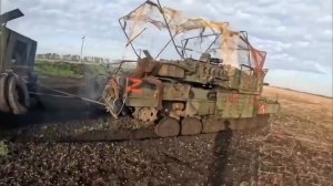 Кадры эвакуации танка Leopard 2A6 в Курской обл силами 119 парашютно-десантного полка.