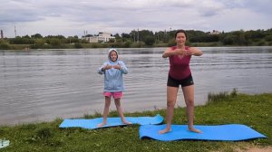 Вместе с мамой. Баланс 4-х стихий и дополнительные упражнения на озере.