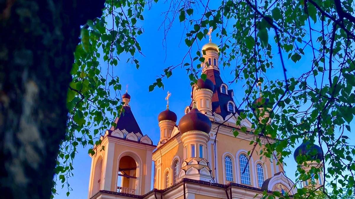 Божественная Литургия. Смоленской иконы Божией Матери, именуемой «Одигитрия» смотреть онлайн