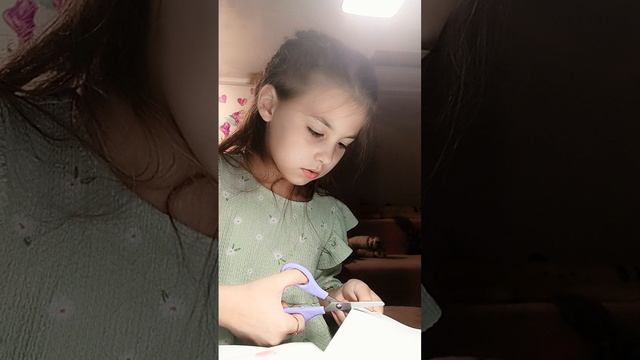 телефон из бумаги скорее всего какой то набор для рисования смотреть онлайн