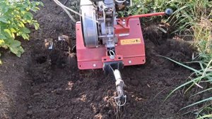 Продолжаем ухаживать за картошкой