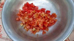 Простой сухарный салат🍅🍞🥚🥩🥗