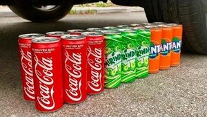 Мультики для детей Потрясающие эксперименты! Машина против хрустящих и мягких продуктов!