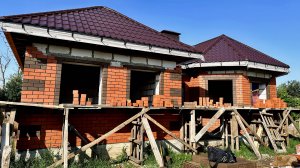 Секреты кладки эркера из лицевого кирпича. Подробный разбор каменщика.