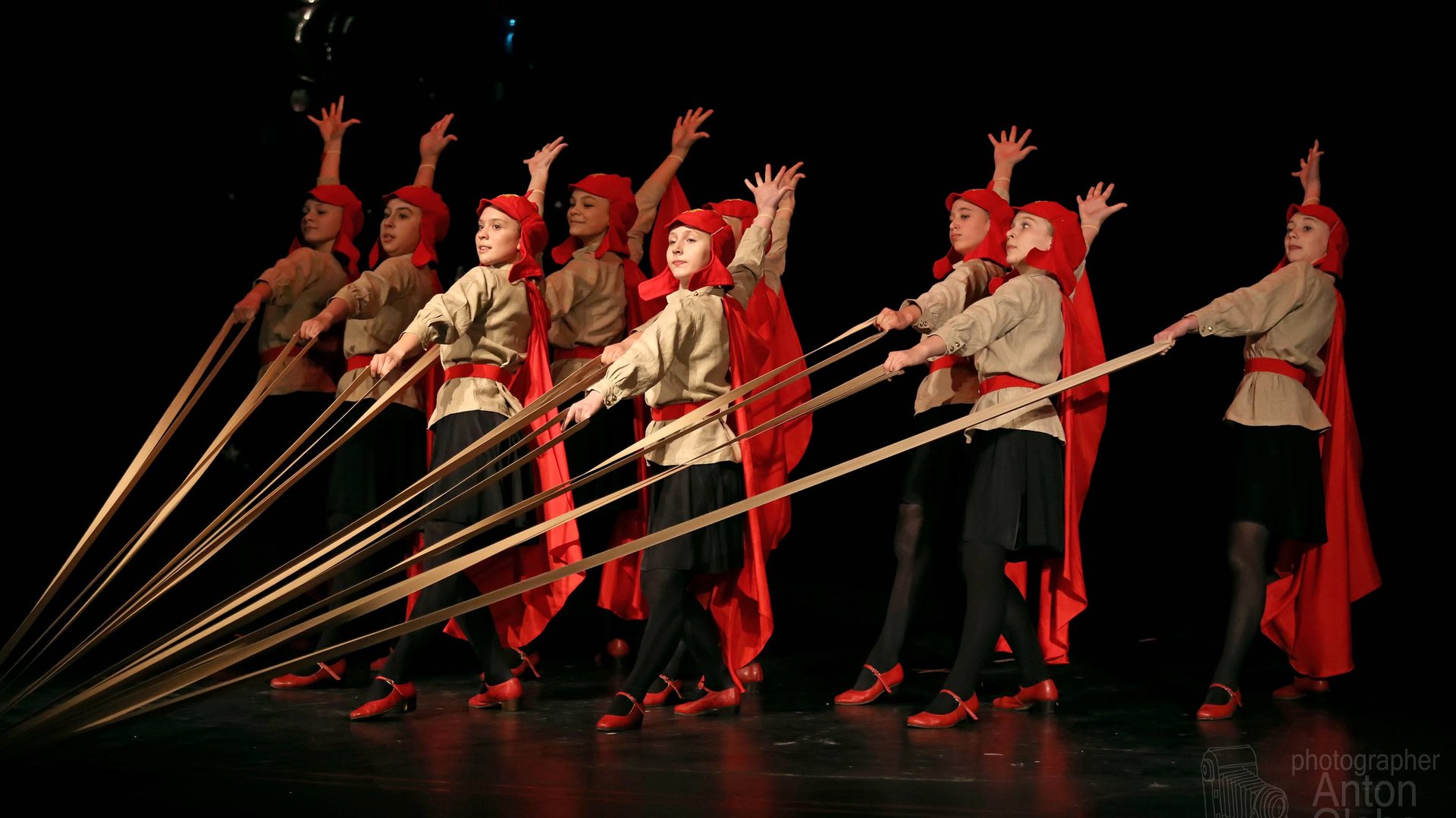 «ТАЧАНКА» (ГОД 1917), Ансамбль "Школьные годы". "TACHANKA" (YEAR 1917), Ensemble "School Years". смотреть онлайн