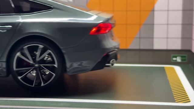 Марк представил 3 автомобиля, изготовленных на заказ в масштабе 1_18 - Audi, Land Rover, Mercedes смотреть онлайн