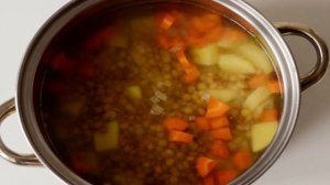 Чечевичный суп с колбасой