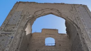 Развалины мавзолея Ишратхона, 15 век, Самарканд