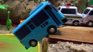 Стоп, стоп! Тайо - маленький автобус в реальной жизни. Автобус Гани падает в реку.