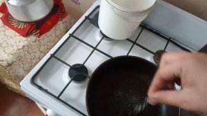 Как вернуть жизнь сковороде с помощью соли?