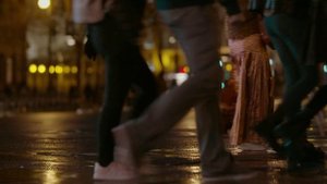 Вокзал шумит чужими голосами...