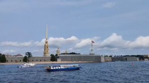 Полуденный выстрел на Петропавловской крепости в Санкт-Петербурге