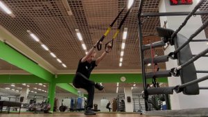 TRX Цифра 4 сидя и стоя (TRX Figure Four)