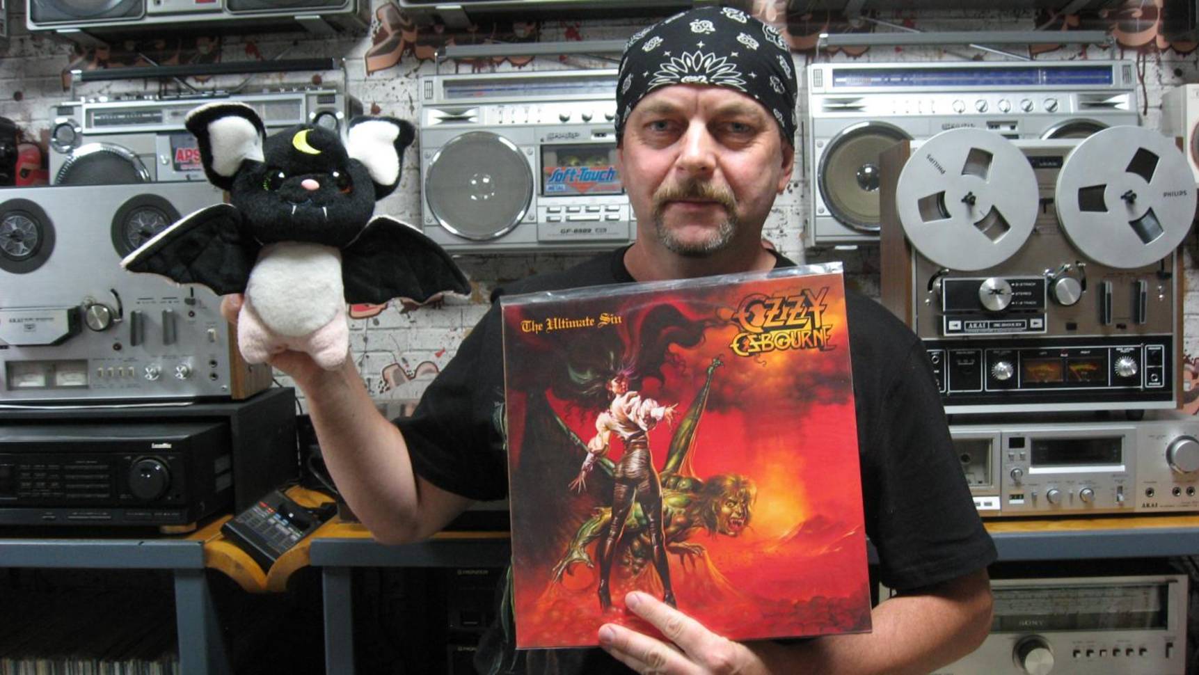 Ушла легенда, посиделки памяти OZZY смотреть онлайн