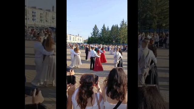 звезды в небе горят.