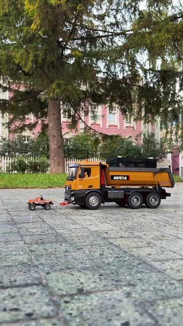Детская машинка против самосвала, 1290₽, сайт cars-kids.com смотреть онлайн
